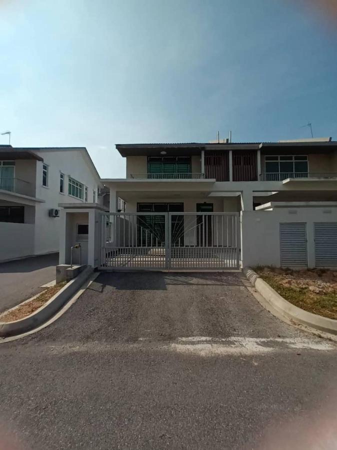 Desaru Melati Homestay Netflix Wifi Bandar Penawar ภายนอก รูปภาพ